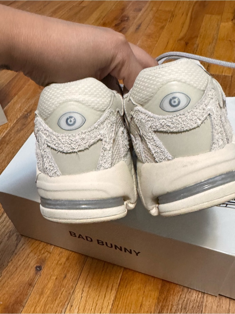 adidas Bad Bunny Response CL Shoe Box - White & Black - Picture 4 of 8